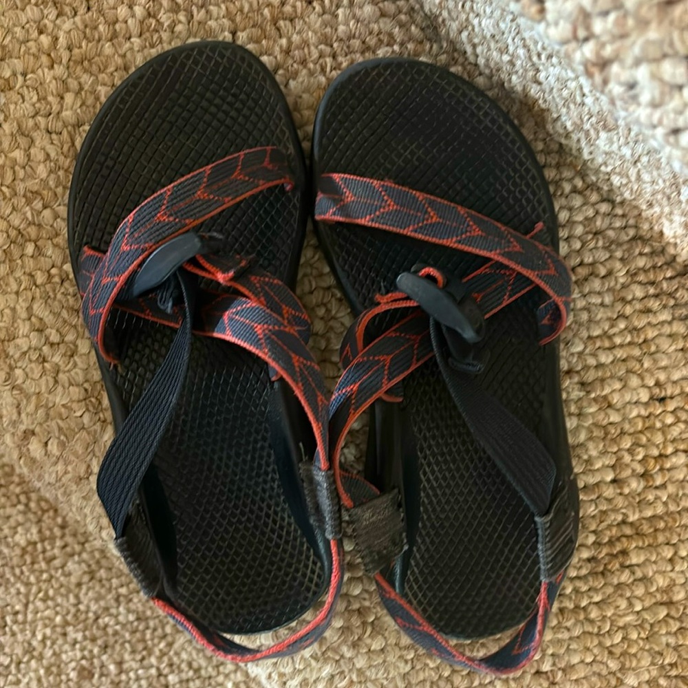 Women’s Chacos size 6